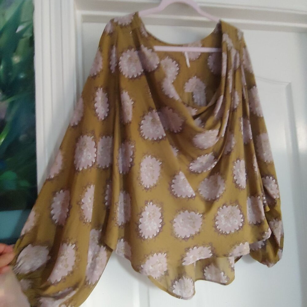 Free People Cowling Around Goldenrod Combo Flowy Boho Oversize Top M - Picture 8 of 14